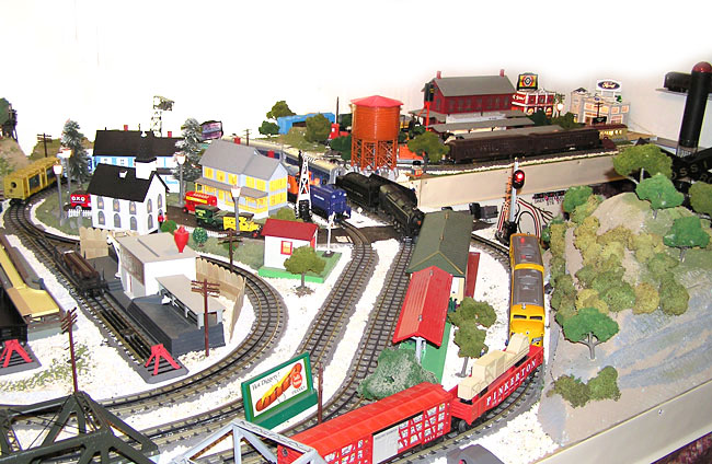Large "O" Gauge Model Train Layout Complete Set-Up Nice