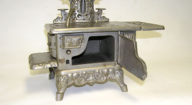 Crescent Toy Stove